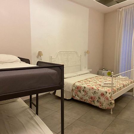 Beb La Gemma Bed & Breakfast Наполи Екстериор снимка