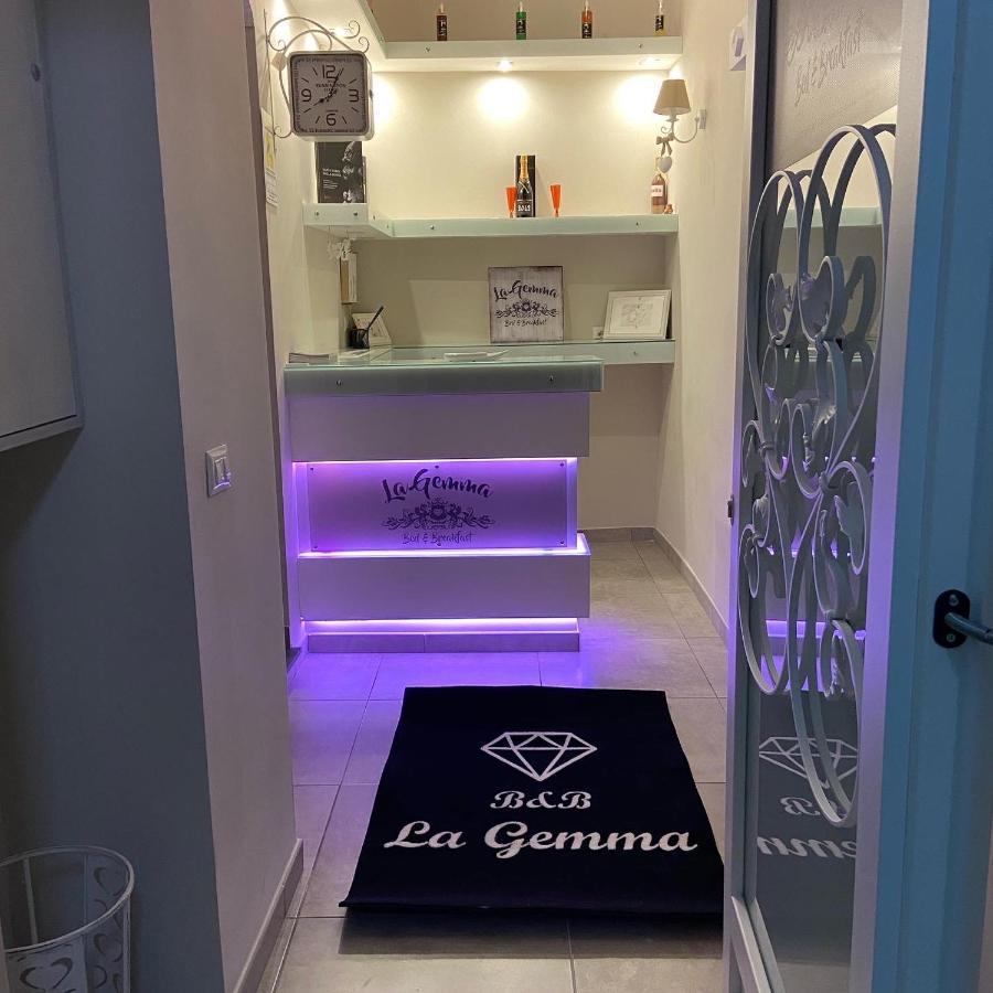 Beb La Gemma Bed & Breakfast Наполи Екстериор снимка