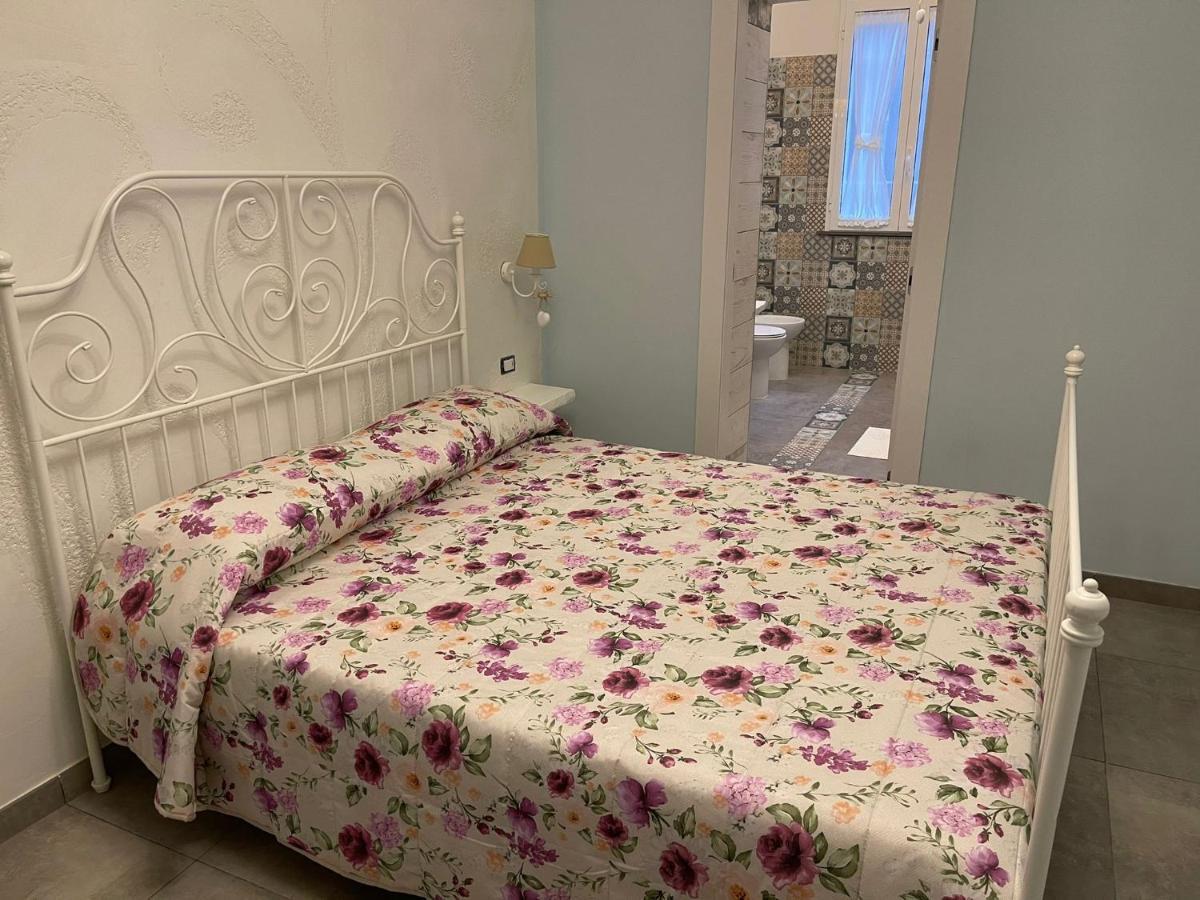 Beb La Gemma Bed & Breakfast Наполи Екстериор снимка