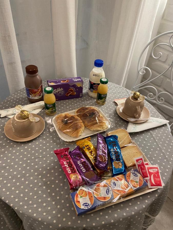 Beb La Gemma Bed & Breakfast Наполи Екстериор снимка