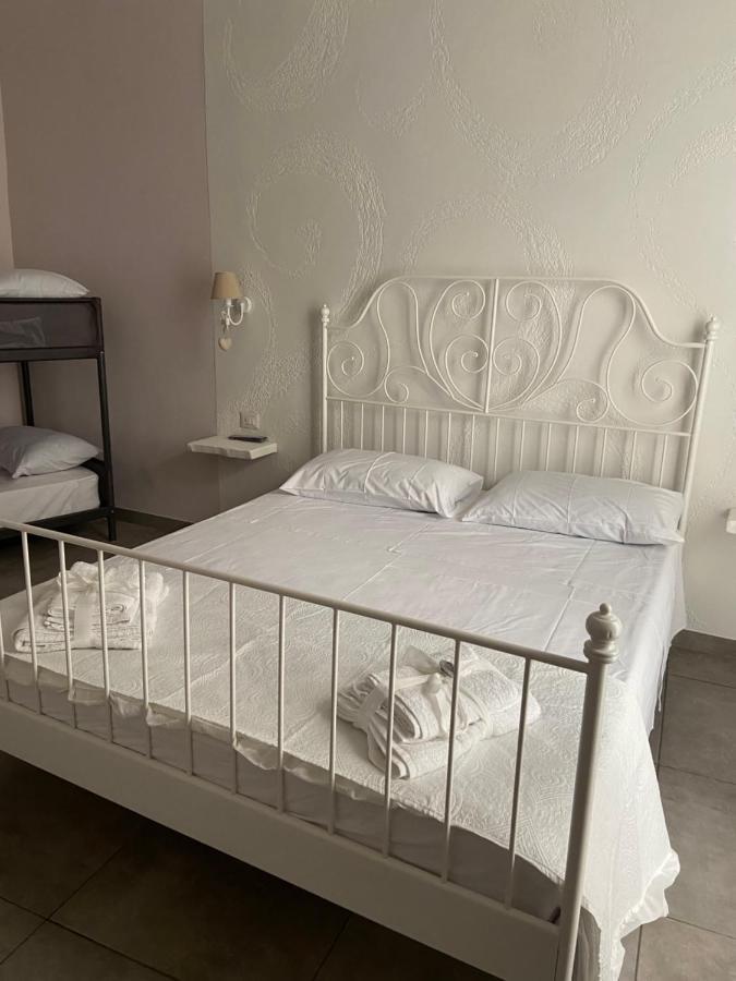 Beb La Gemma Bed & Breakfast Наполи Екстериор снимка
