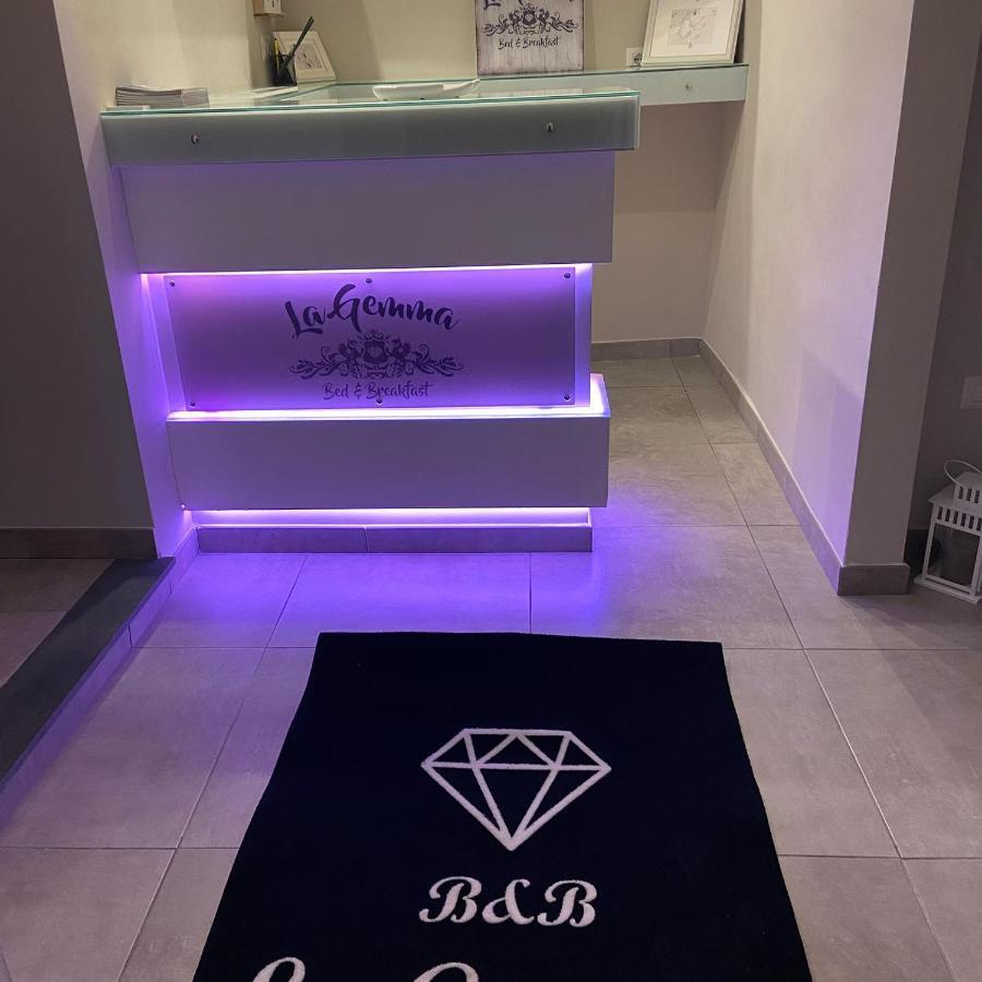 Beb La Gemma Bed & Breakfast Наполи Екстериор снимка