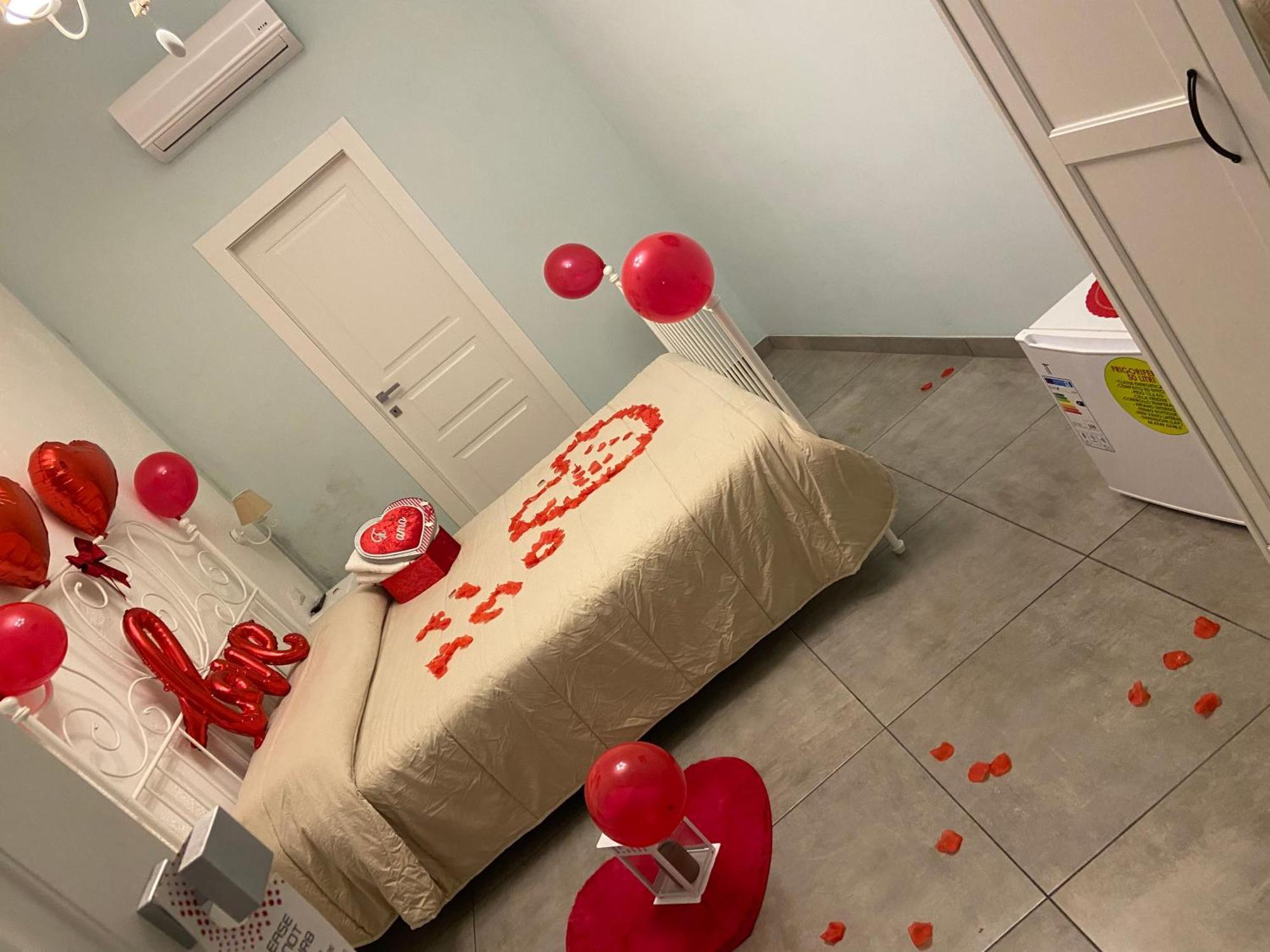 Beb La Gemma Bed & Breakfast Наполи Екстериор снимка